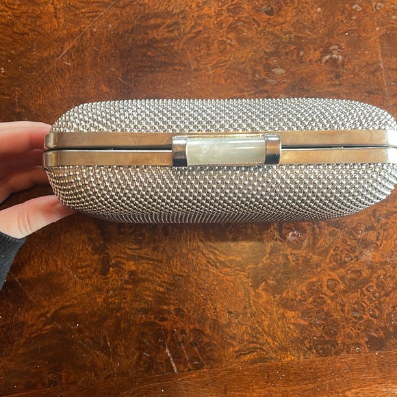 Jessica McClintock Silver Mesh Clutch - Picture 3 of 7